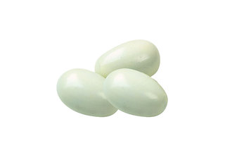 Lot de 3 œufs factices en bois peint, poules