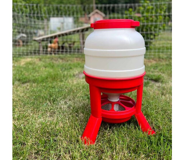 Feeder with legs, 30L - Copele