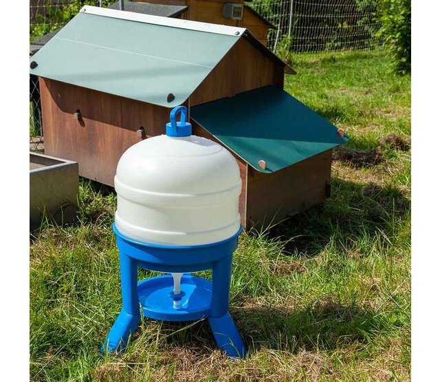 Water trough for hens with legs, 20L - Copele Water trough for hens with legs, 20L - Copele