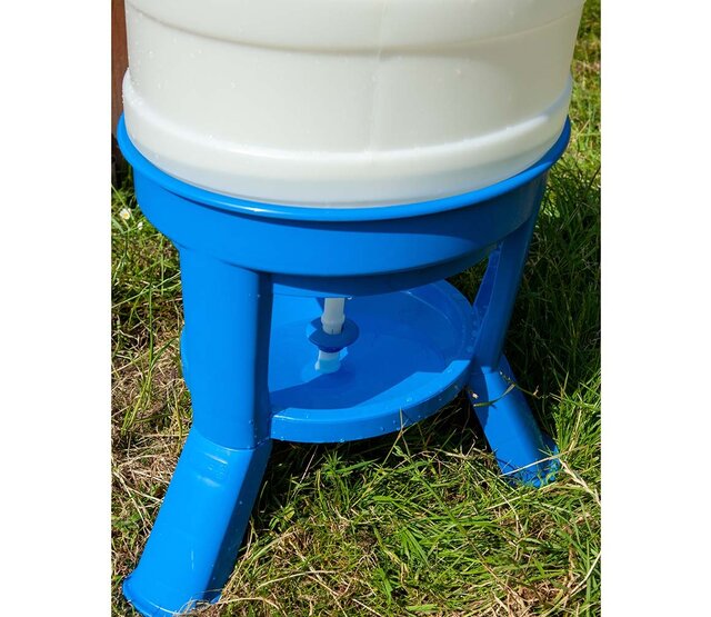 Water trough for hens with legs, 20L - Copele Water trough for hens with legs, 20L - Copele