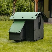 Poulailler recyclé au sol pour 3 à 5 poules petit modèle NESTERA