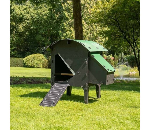 Recycled hen house with feet for 3 to 5 hens small model NESTERA