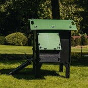 Gerecycled kippenhok met poten voor 3 tot 5 kippen klein model NESTERA