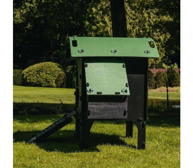 Gerecycled kippenhok met poten voor 3 tot 5 kippen klein model NESTERA