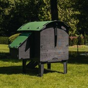 Recycled hen house with feet for 3 to 5 hens small model NESTERA
