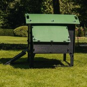 Gerecycled kippenhok met poten voor 5 tot 9 kippen NESTERA middelgroot model