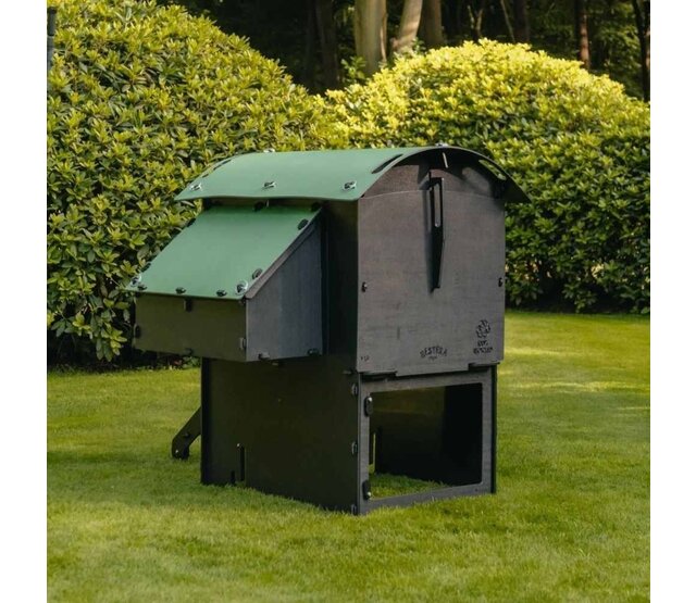 Raised recycled hen house for 5 to 9 hens NESTERA medium model