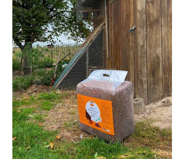 Coco chips strooisel 100L 2 in 1 speciaal voor pluimvee CHICK'A Coco chips strooisel 100L 2 in 1 speciaal voor pluimvee CHICK'A