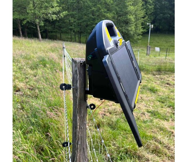 Kit de clôture mobile pour volailles filet 50m poste solaire Kit de clôture mobile pour volailles filet 50m poste solaire