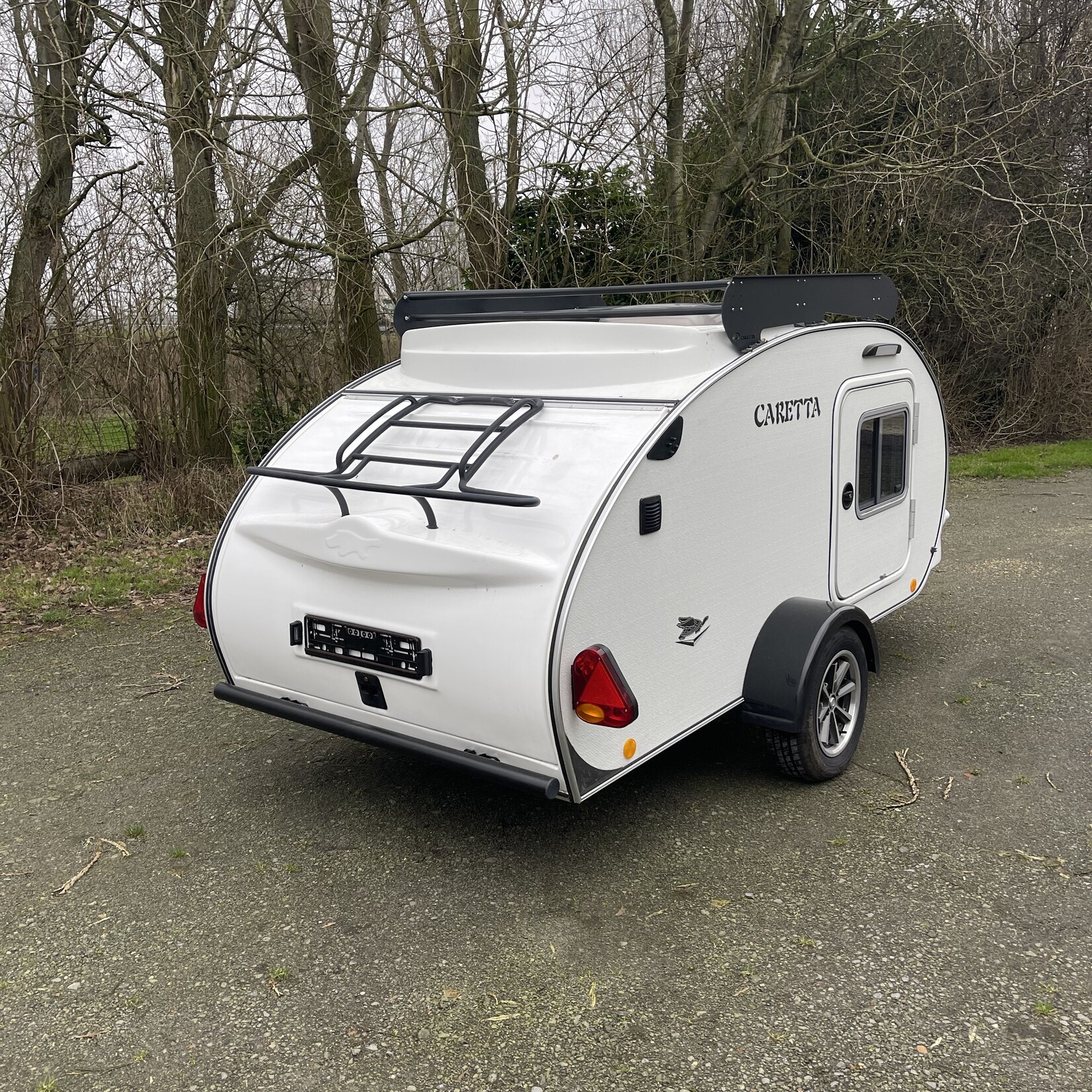 Caretta Caravan Caretta 1500 Wit Stockcaravan met bagagedrager