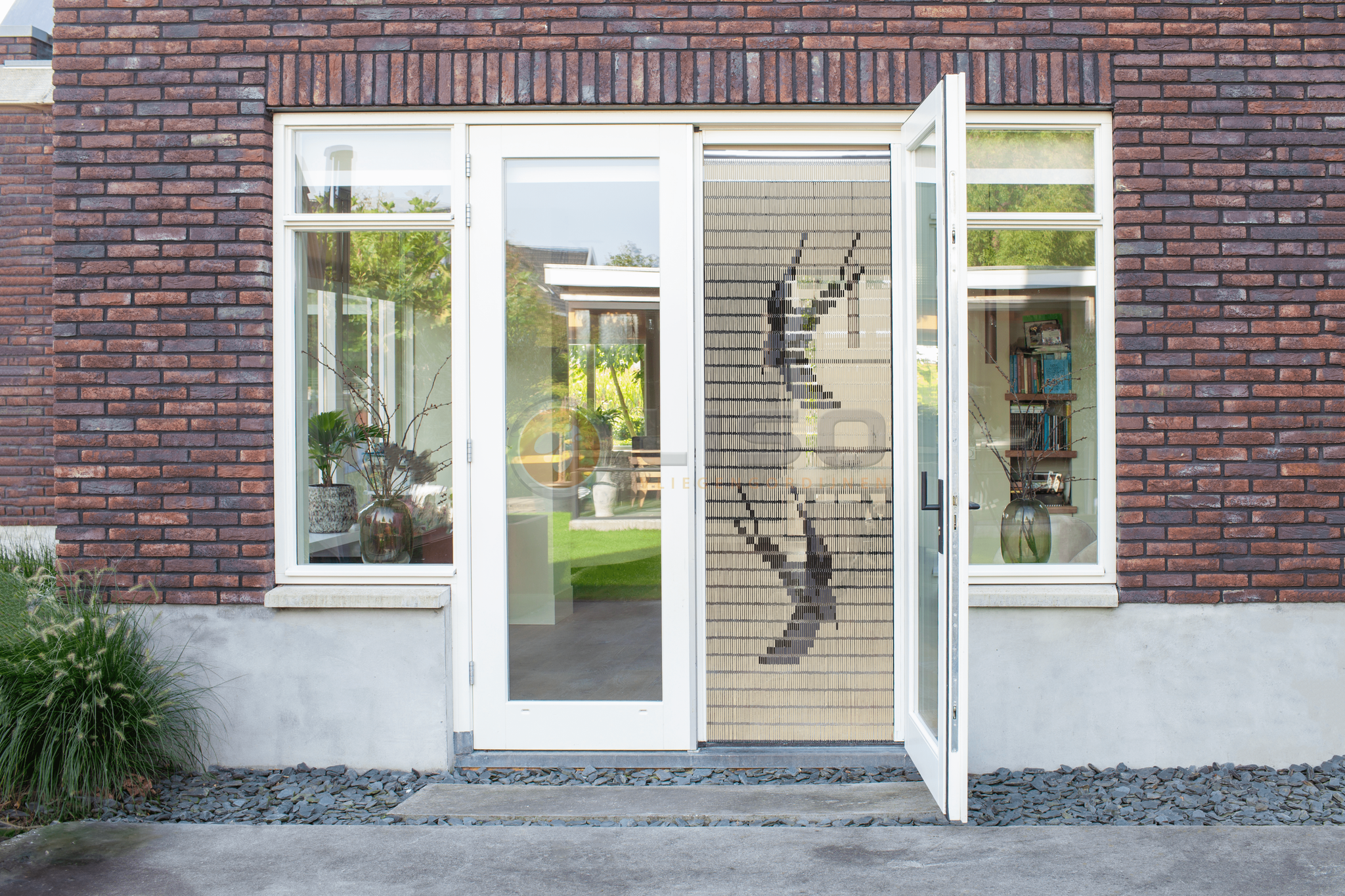 Vliegengordijn Liso met Zwaluwen ✔ Doe-het-zelf pakket - Prijs per m²