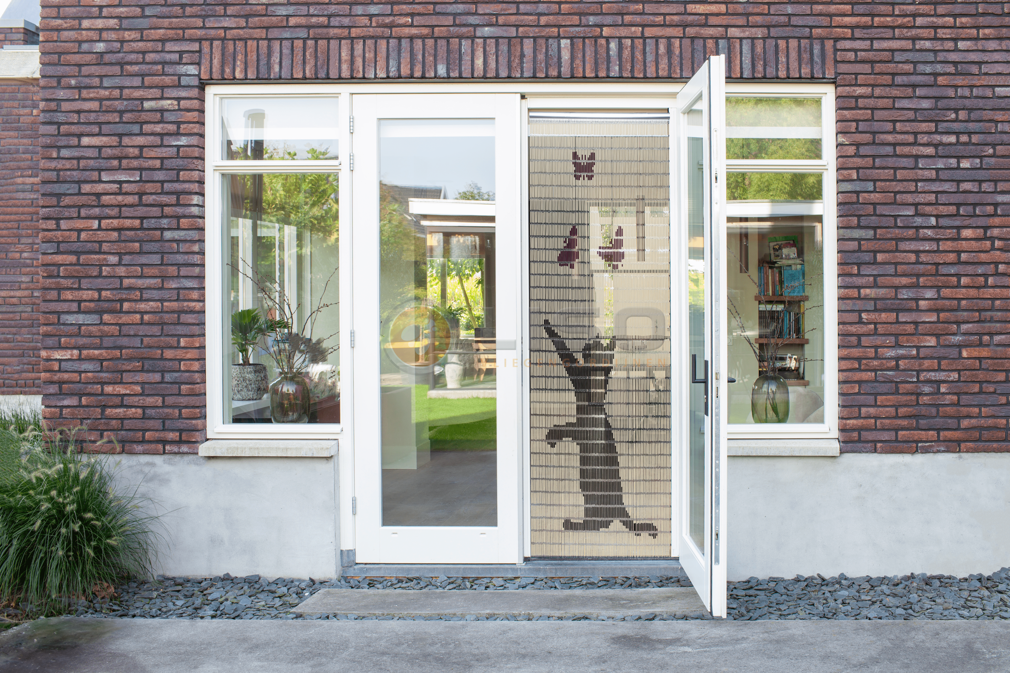 Vliegengordijn Liso met Kat met Vlinders  ✔ Doe-het-zelf pakket - Prijs per m²