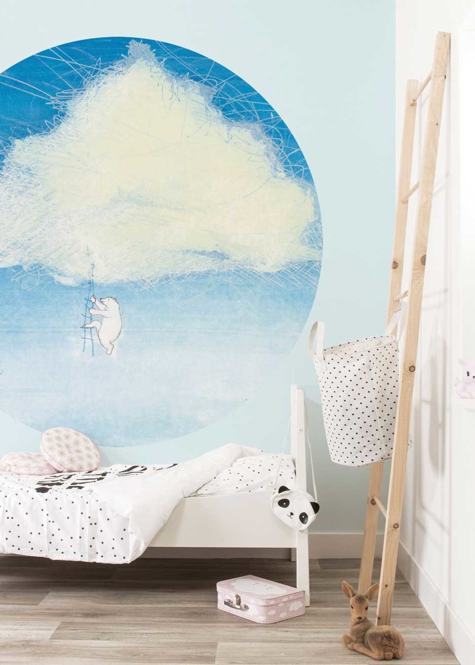 Wallpaper Circle Climbing the Clouds