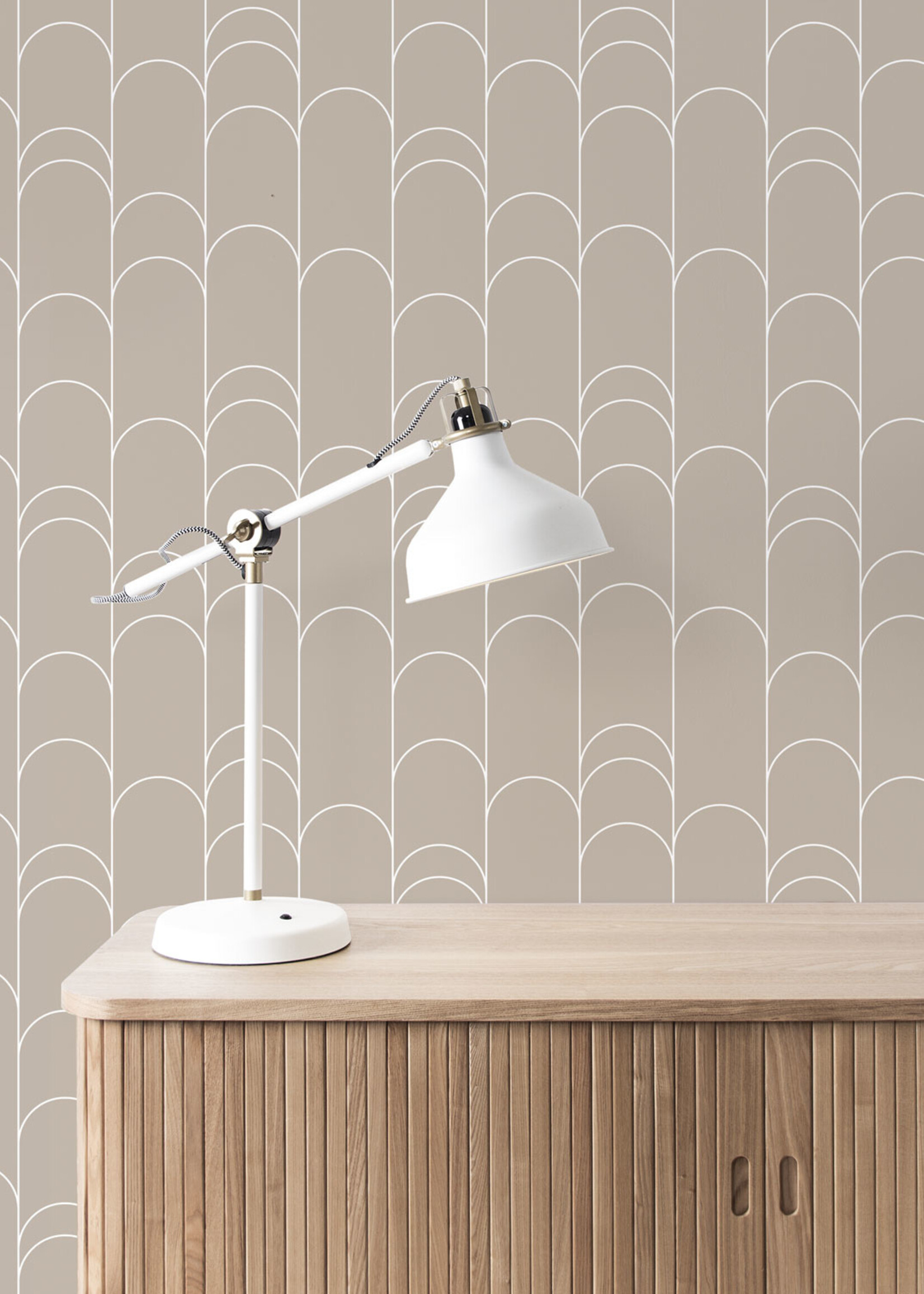 Herhaalbaar Graphic Lines wallpaper, Sand, 100 x 280 cm