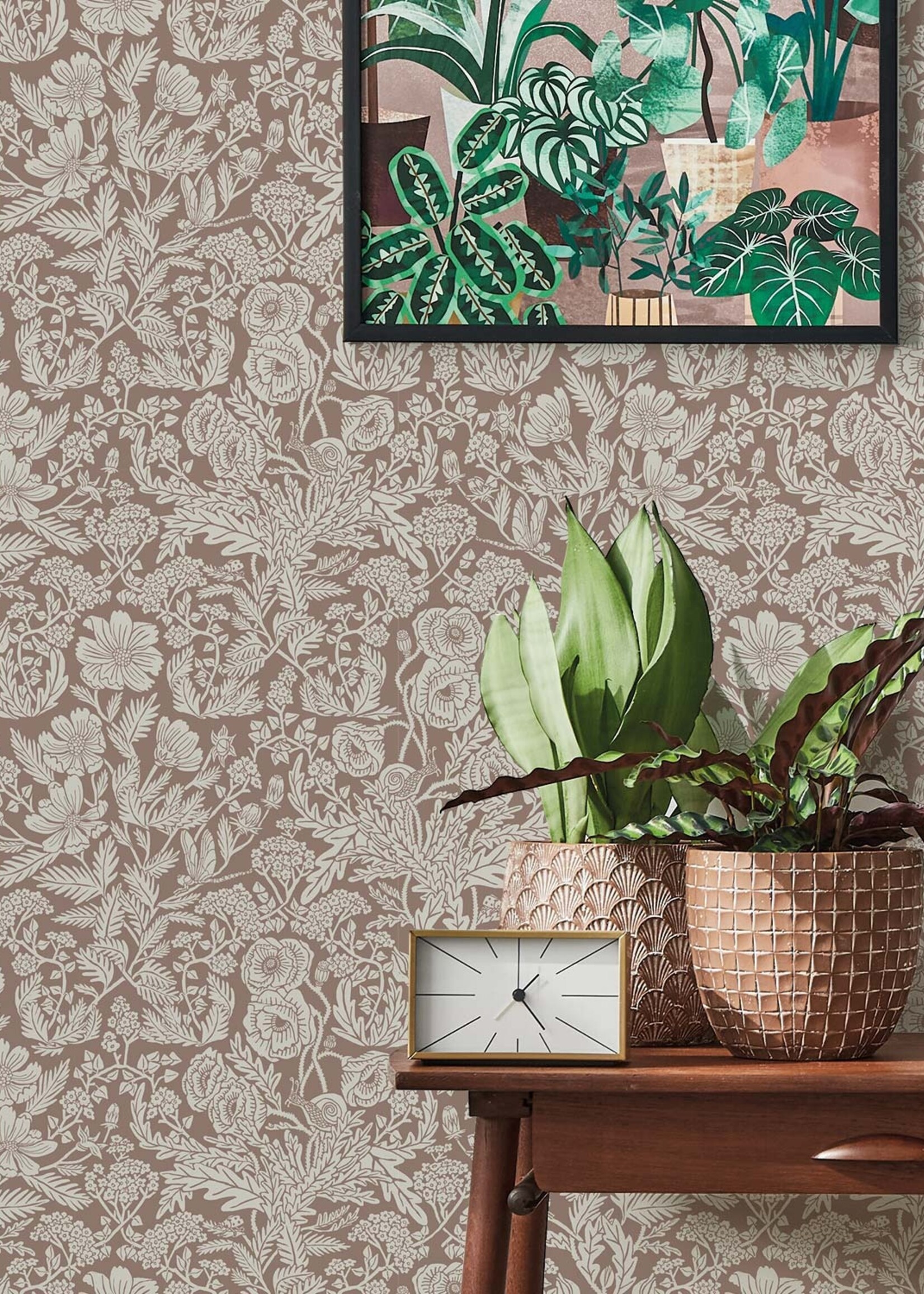 Wallpaper with drawn floral pattern by Floor Rieder, Nude, 100 x 280 cm