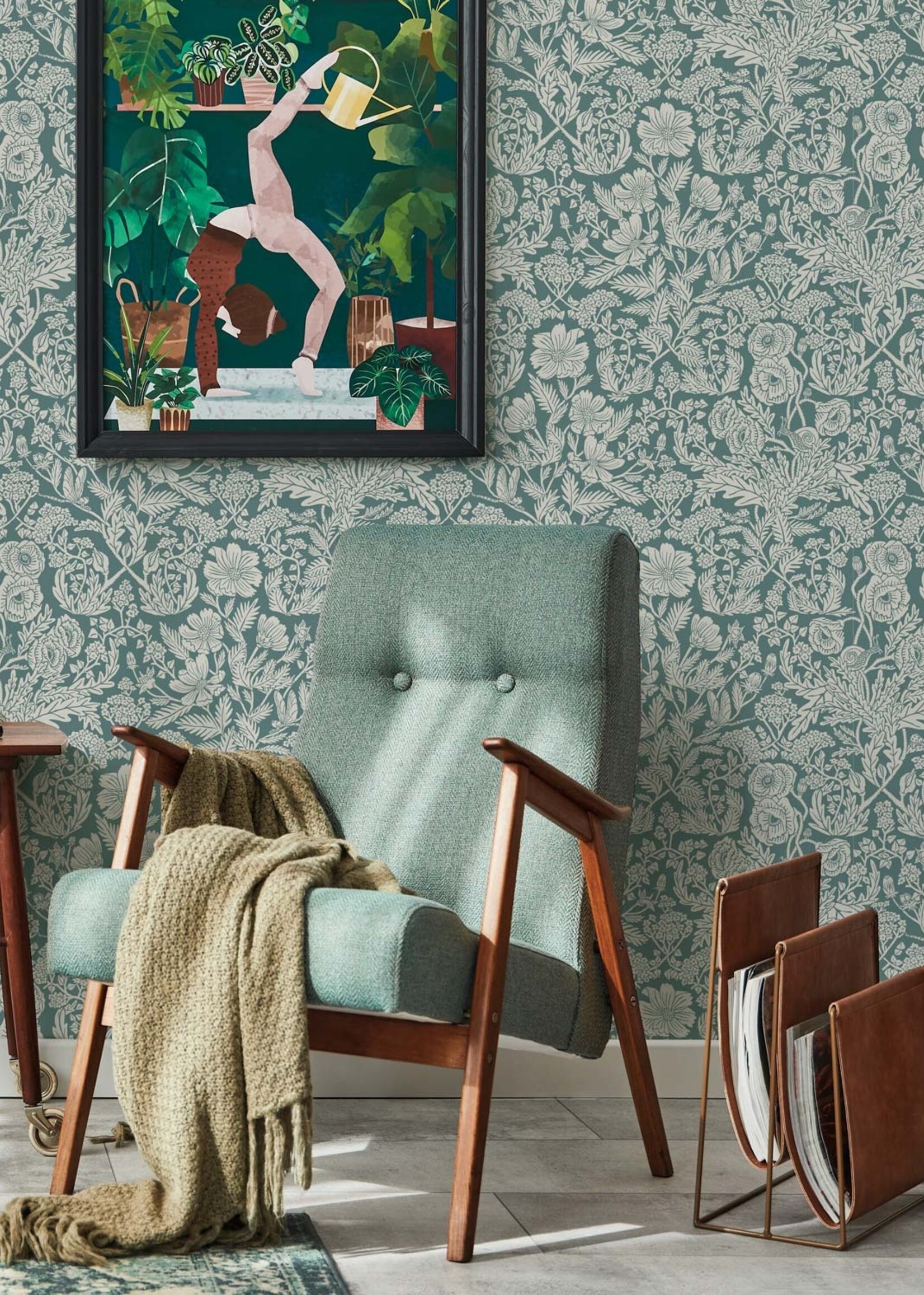 Tapete mit gezeichnetem Blumenmuster von Floor Rieder, Blau, 100 x 280 cm