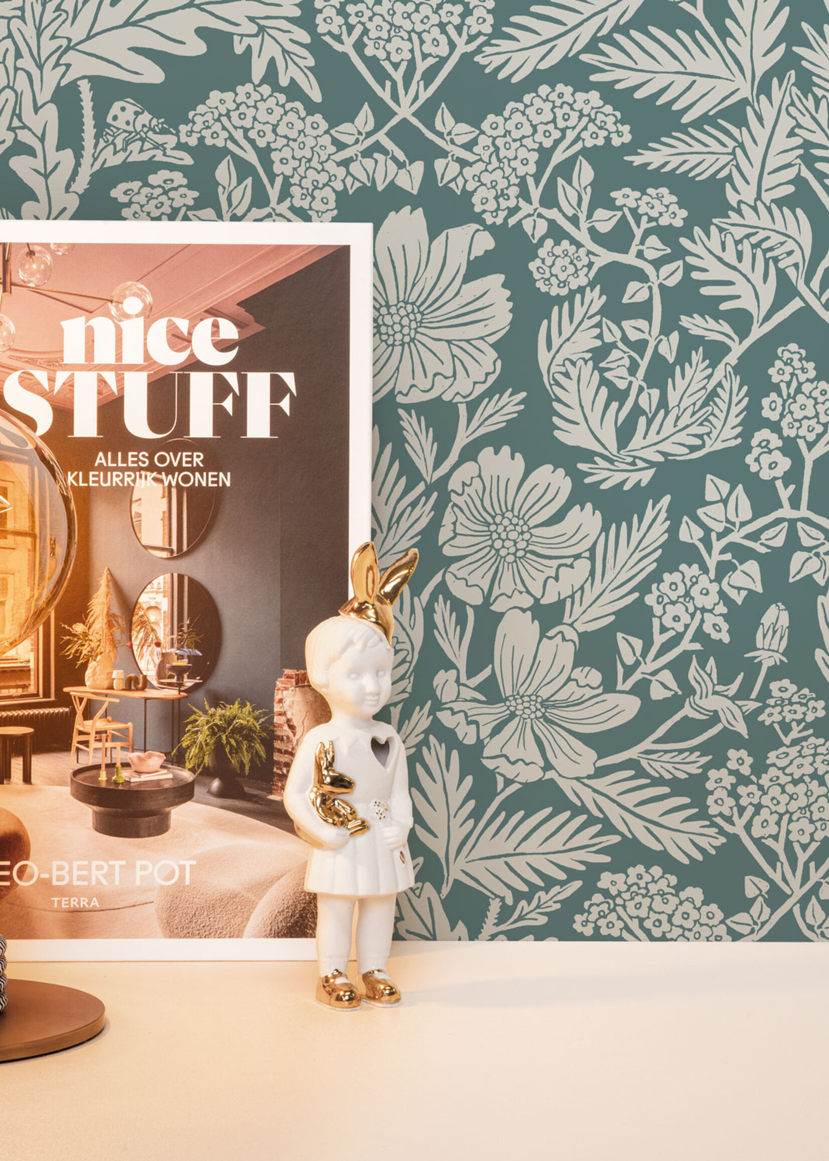 Wallpaper with drawn floral pattern by Floor Rieder, Blue, 100 x 280 cm