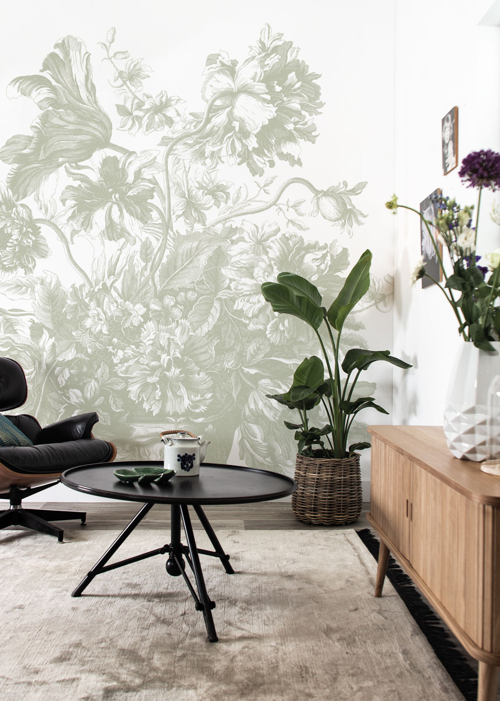 Wandvullend Engraved Flowers | Floral wallpaper by Frans Uyterlinde | Green