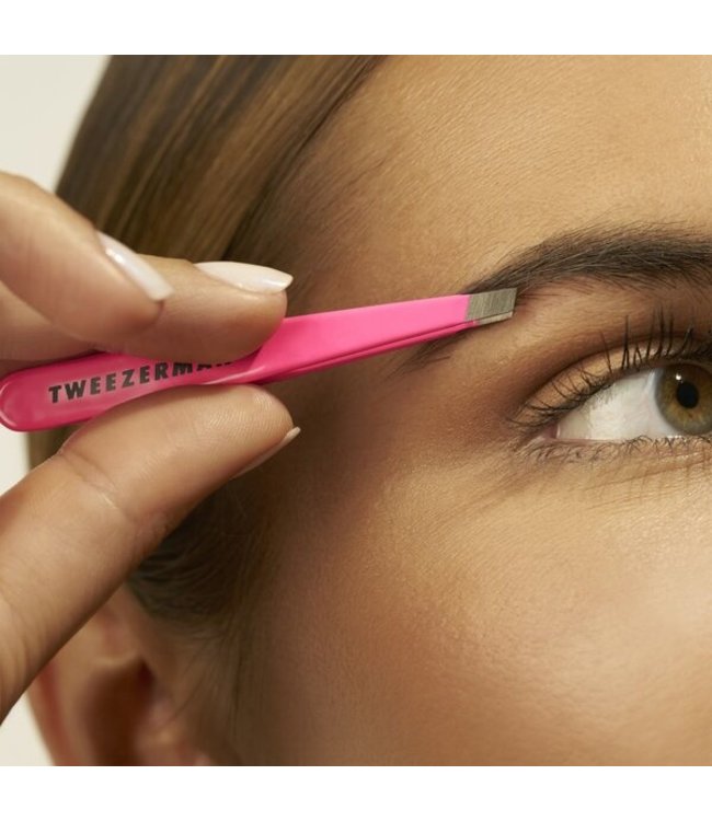 Tweezerman Mini Slant Tweezer Pincet | Neon Pink