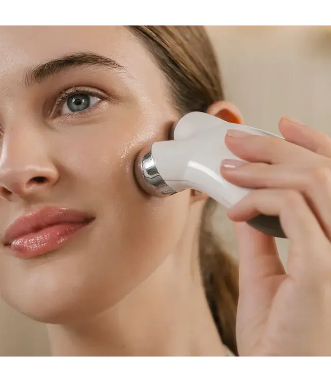 Eminence Organics Tetrapeptide Lifting Gel