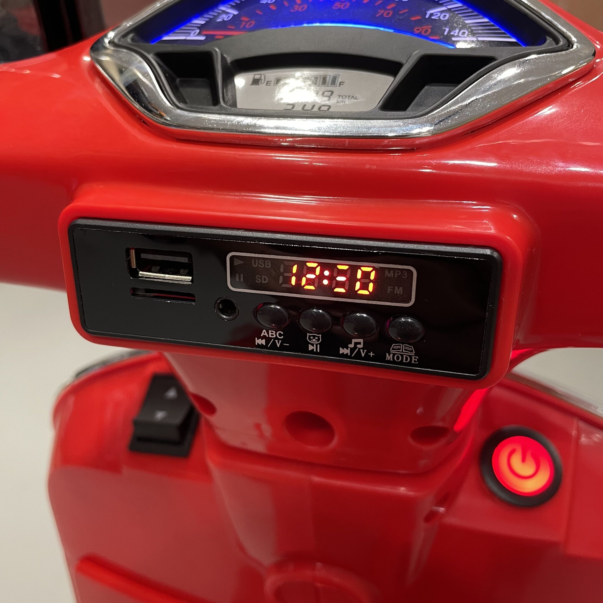 elektrische vespa rood