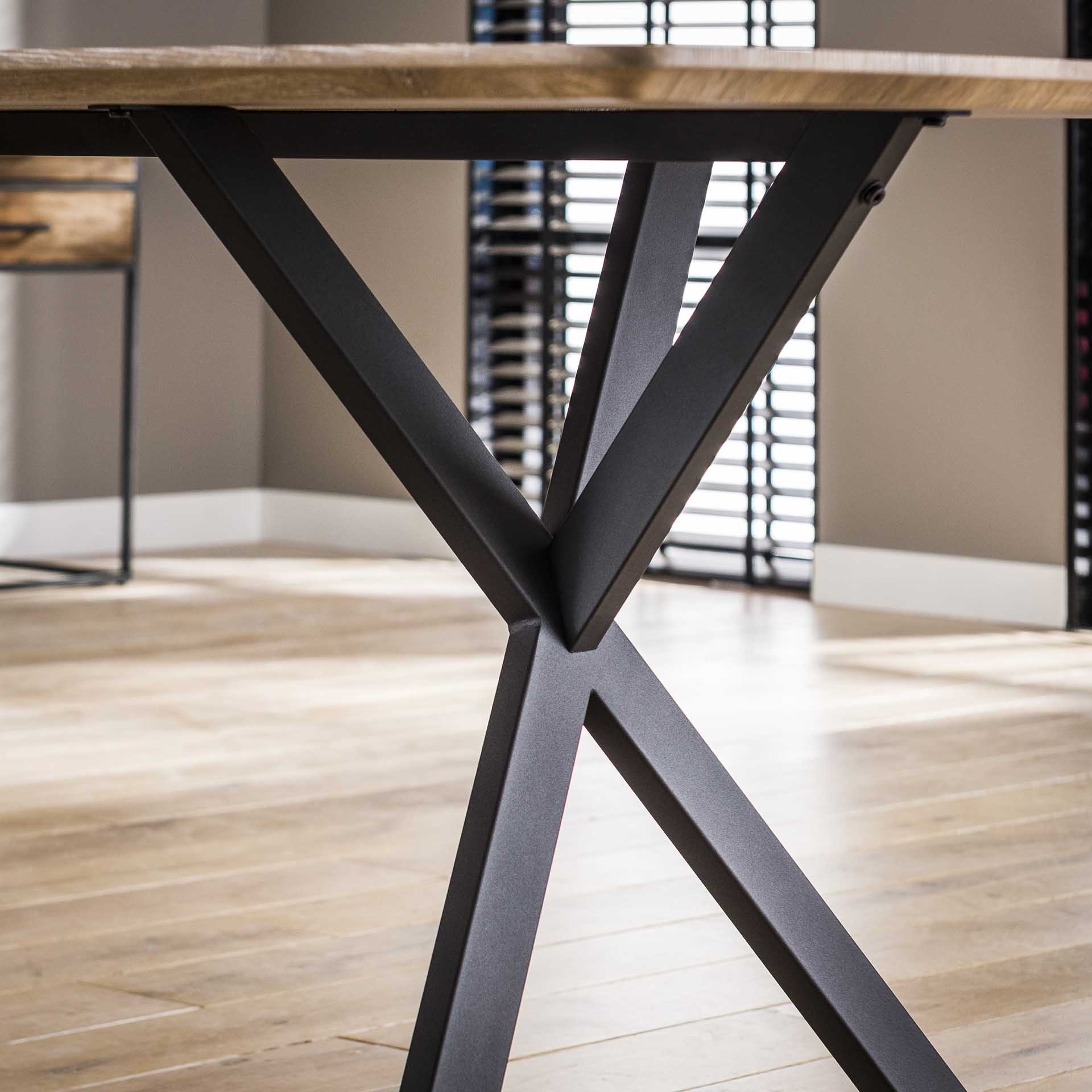 Hoyz Collection - Eetkamertafel blad ovaal - Eettafel Eiken Antique Wash - Zwart metalen frame  - Voor 6 Personen - 190x90cm