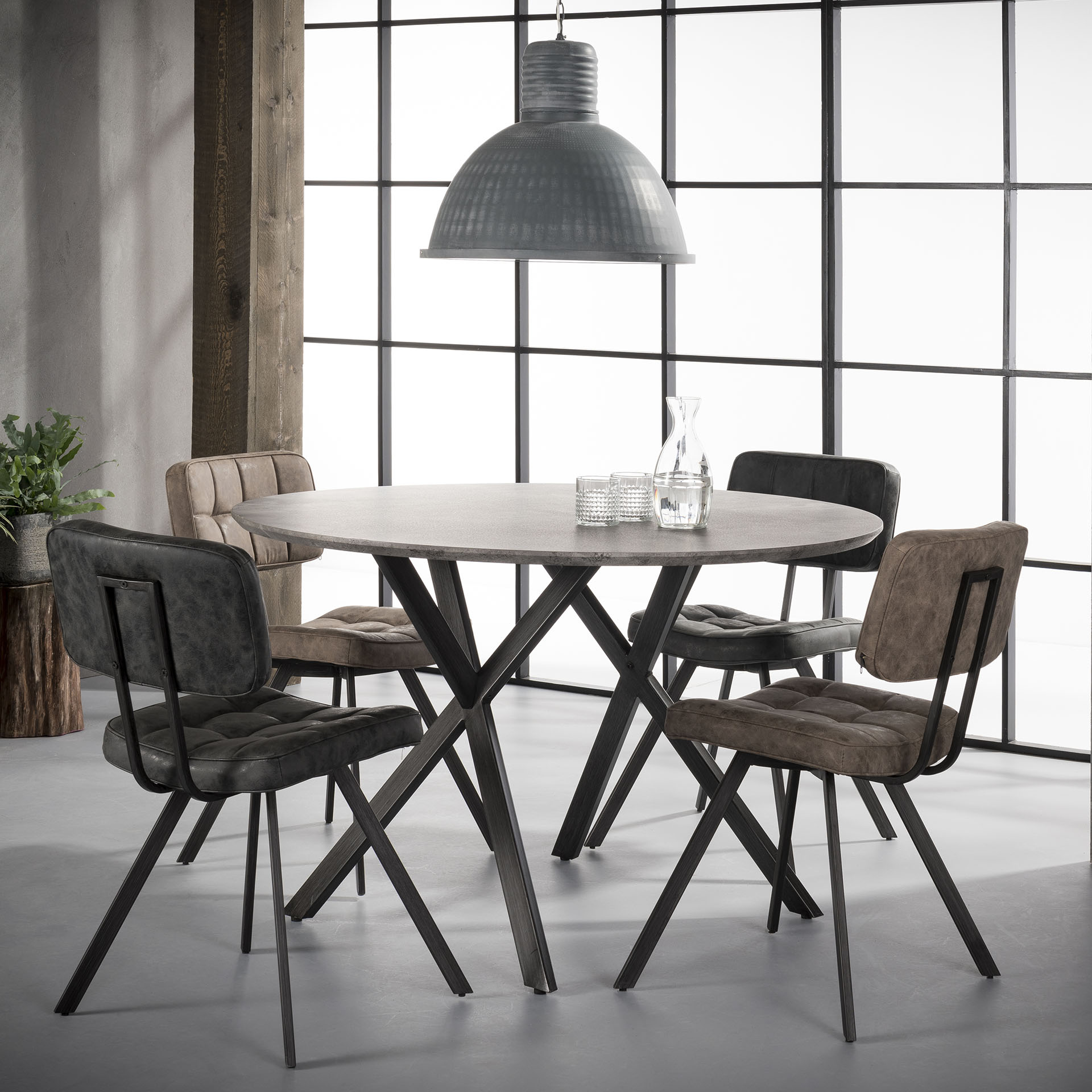 Hoyz - Industriele Eetkamertafel - Zwart Frame - Grijze Betonlook - 120x120x76
