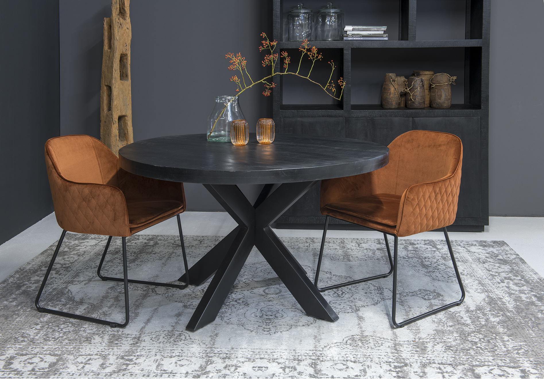 Livingfurn - Ronde Zwarte Eetkamertafel Kala - Spider Tafelpoten - van Mango Hout en Gecoat Staal - 130 cm
