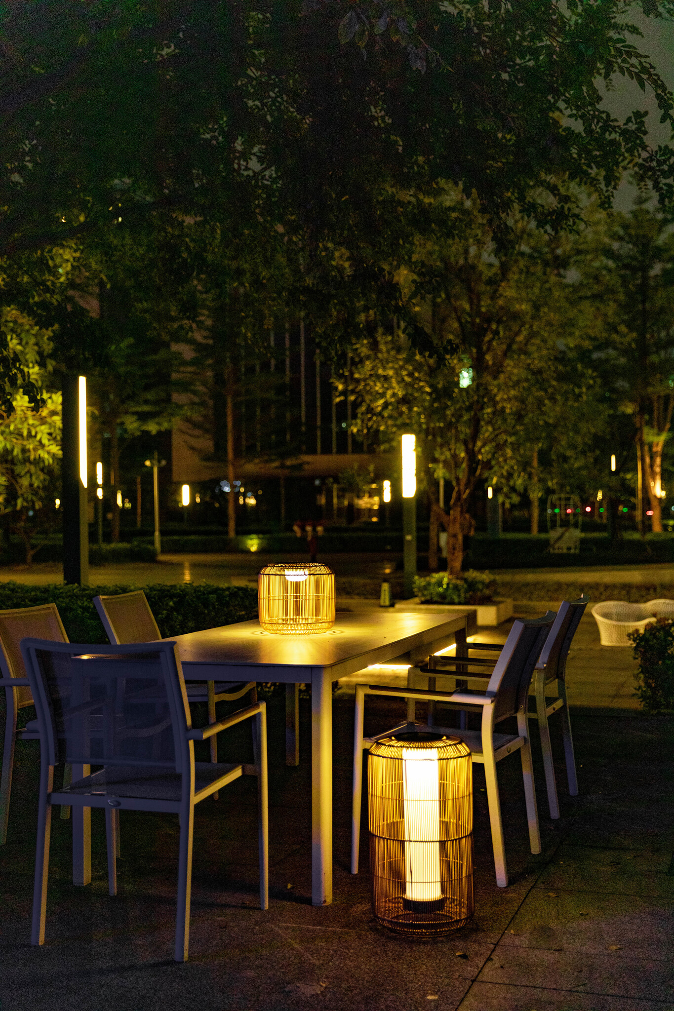 ZOMER-Sens-Line - Fleur Tuinlamp 28cm - Solar &amp; USB - Rotan