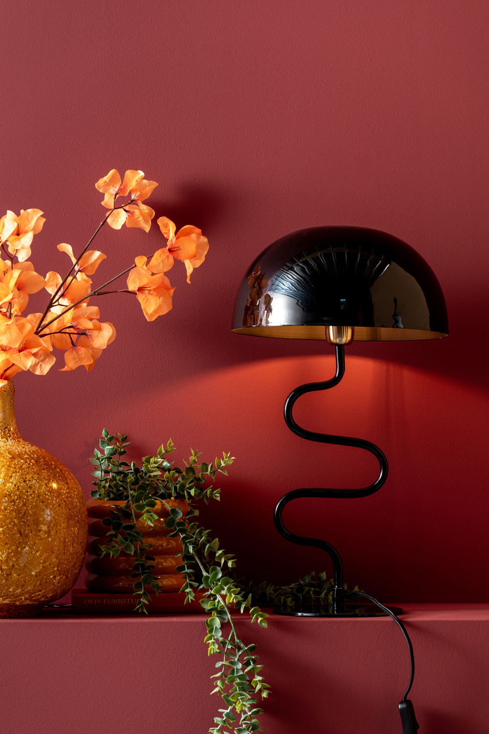 Leitmotiv - Tafellamp Twist - Zwart