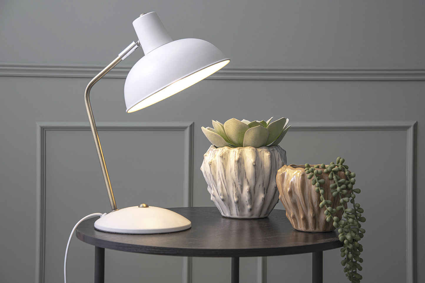 Leitmotiv - Tafellamp Hood - Wit