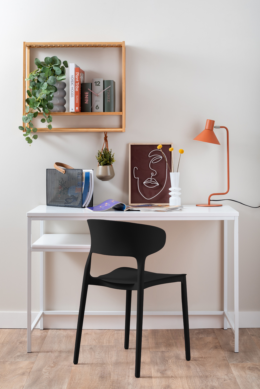 Leitmotiv - Eetkamerstoel Fain - Zwart