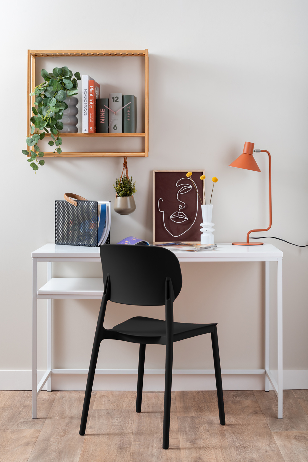 Leitmotiv - Eetkamerstoel Cheer - Zwart