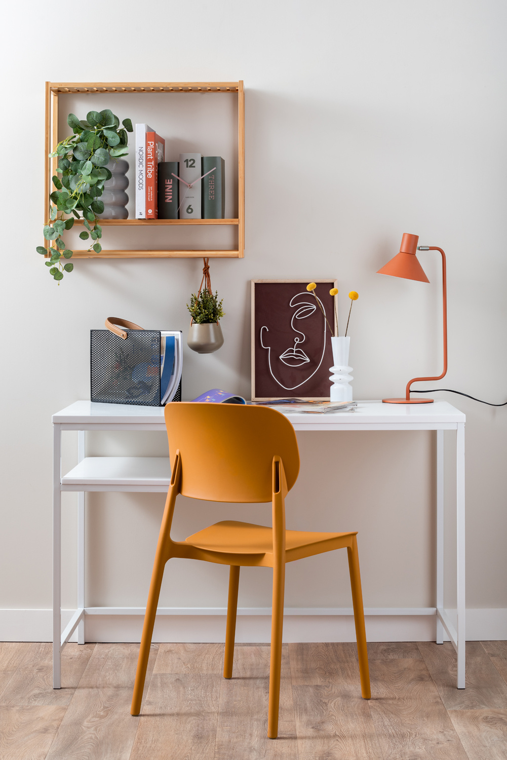 Leitmotiv - Eetkamerstoel Cheer - Okergeel