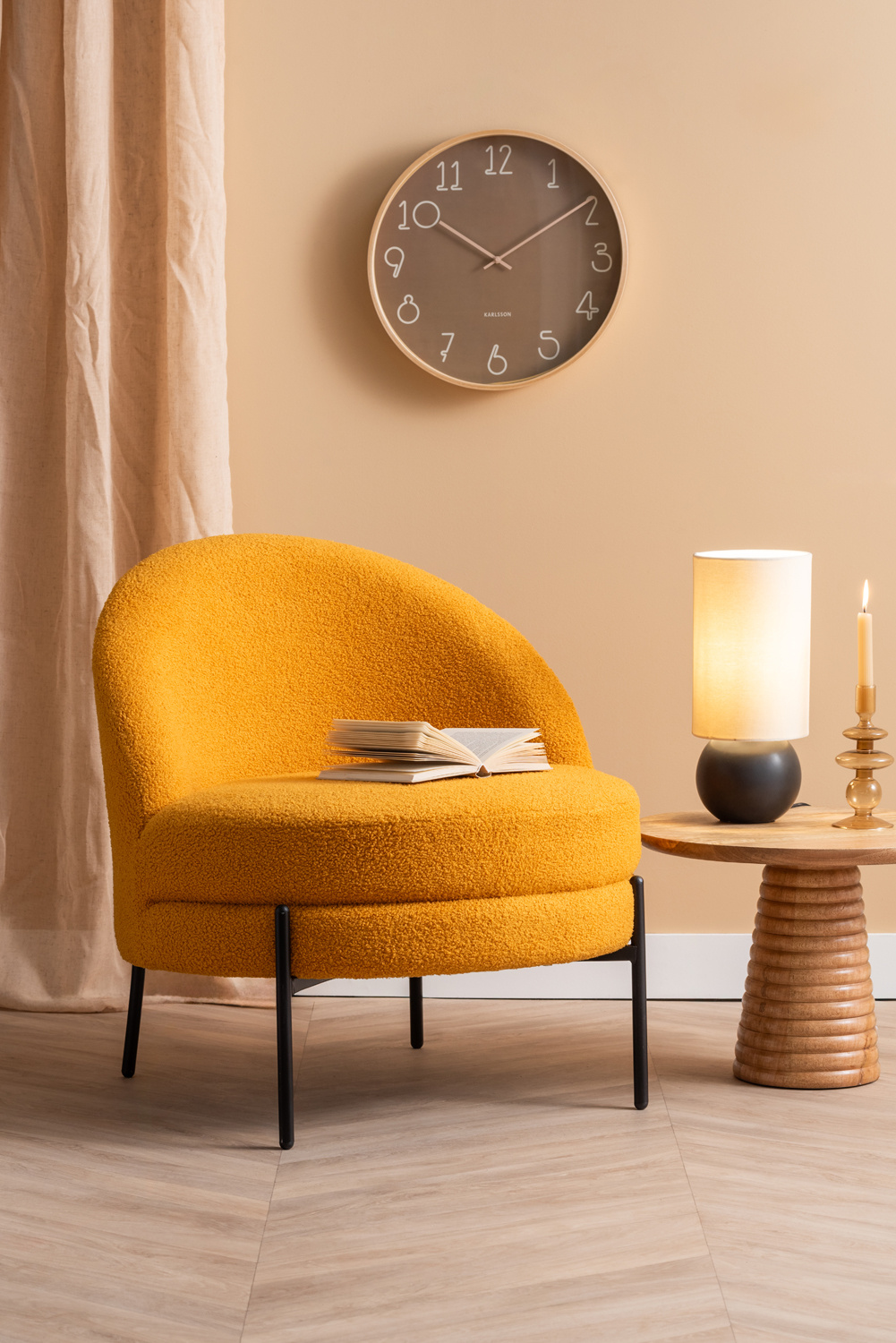 Leitmotiv - Fauteuil Noble Teddy Curl - Okergeel