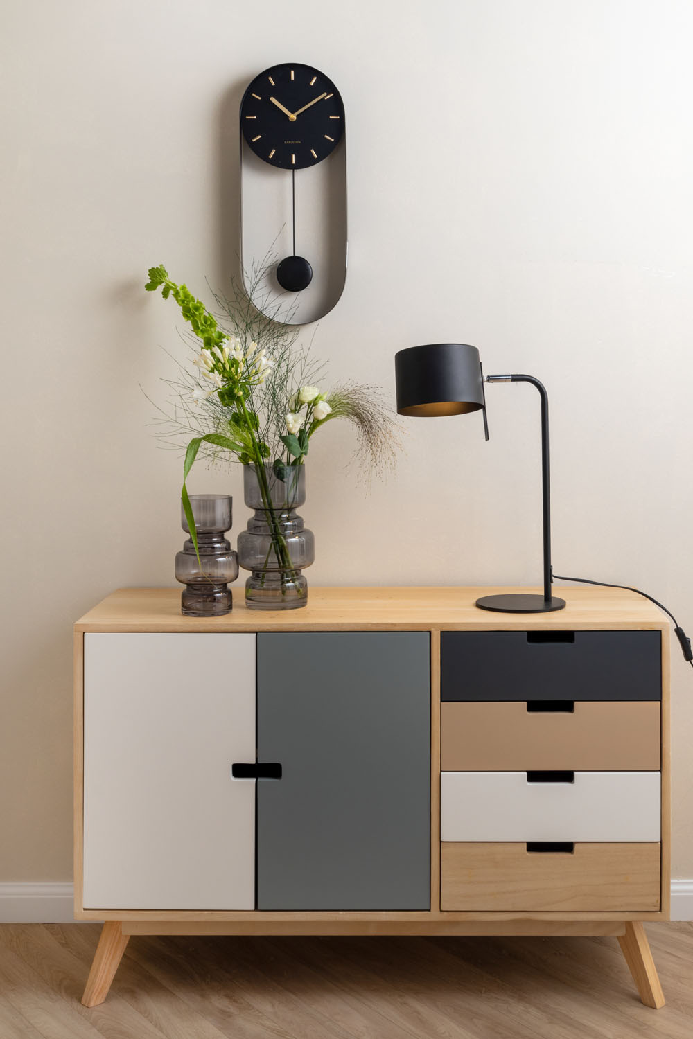 Karlsson - Wandklok Pendulum Charm - Zwart- Ø20cm