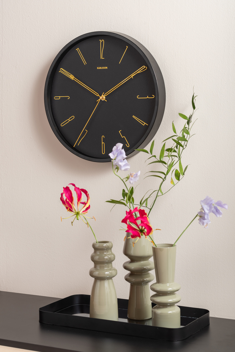 Karlsson - Wandklok Belle Numbers - Zwart- Ø35cm