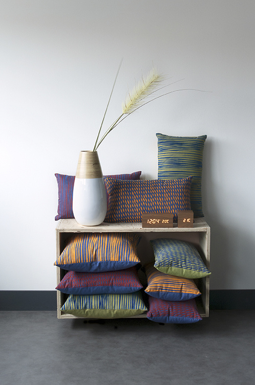 Karlsson - Wekker Mini Cube - Donker hout