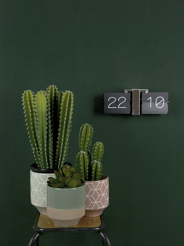 Karlsson - Flipklok No Case - Zwart