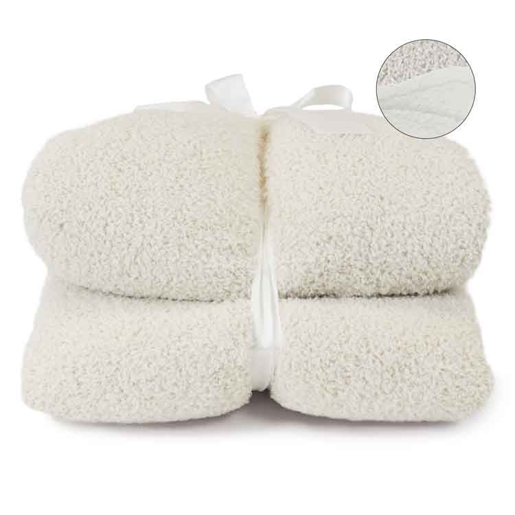 Unique Living - Plaid Douwe Dove White -150x200cm