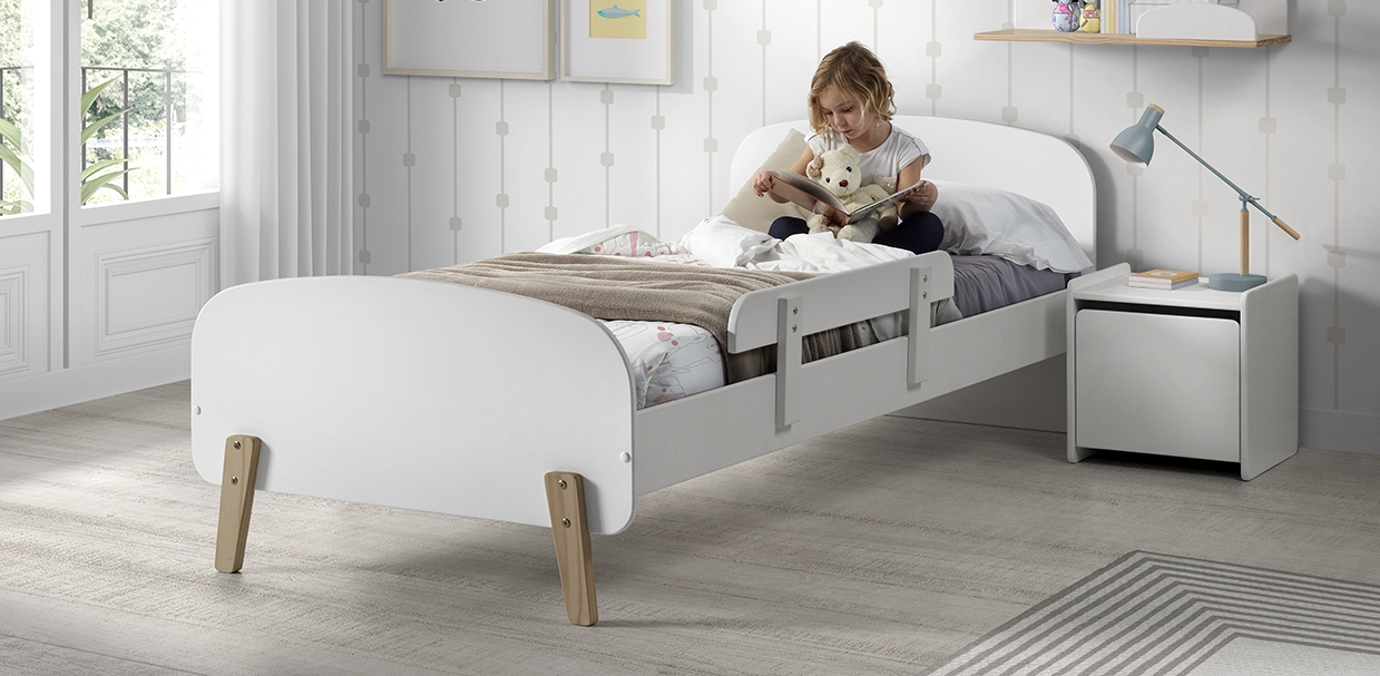 LUCEVI - Kiddy bed + Nachtkastje + Uitvalbeveiliging - Wit - 90x200 cm