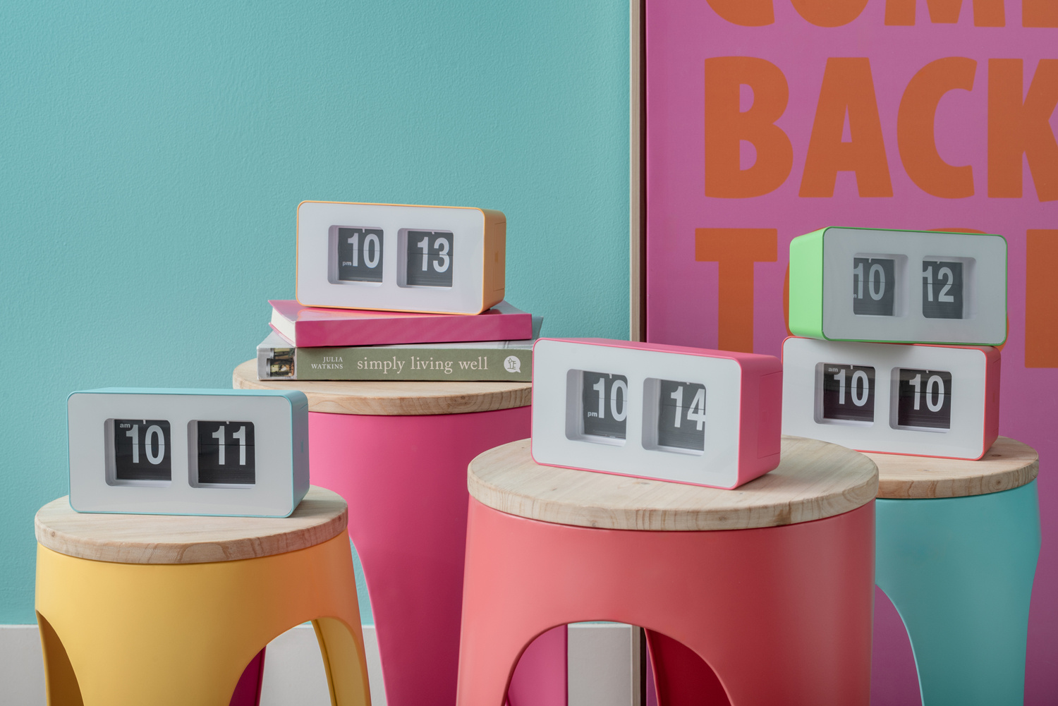 Karlsson - Wand/Tafelklok Funky Flip - Heldergroen