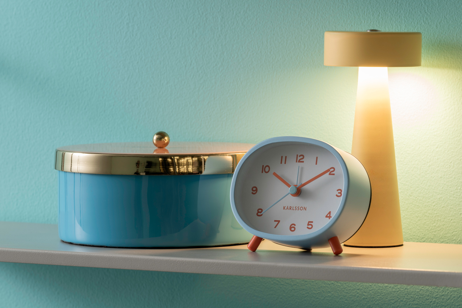 Karlsson - Wekker Cheeky Oval - Zachtblauw