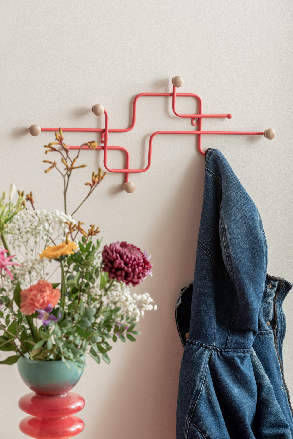 Present Time - Coat Rack Metro - Scarlet red