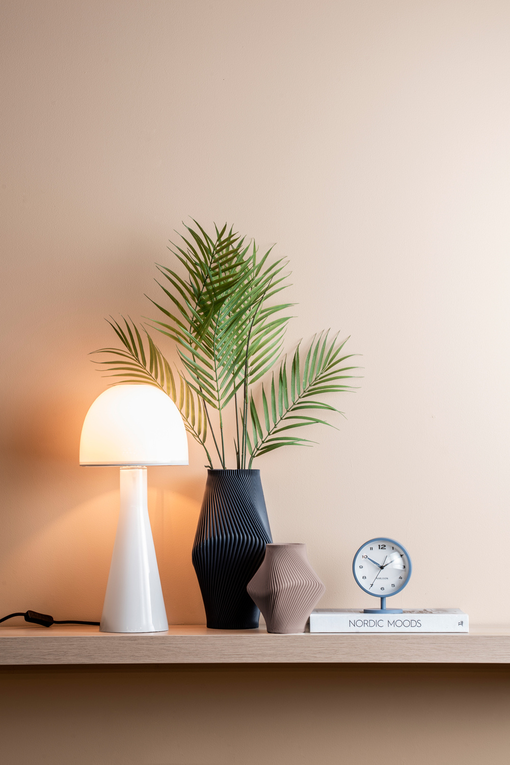 Leitmotiv - Tafellamp Bombin - Wit