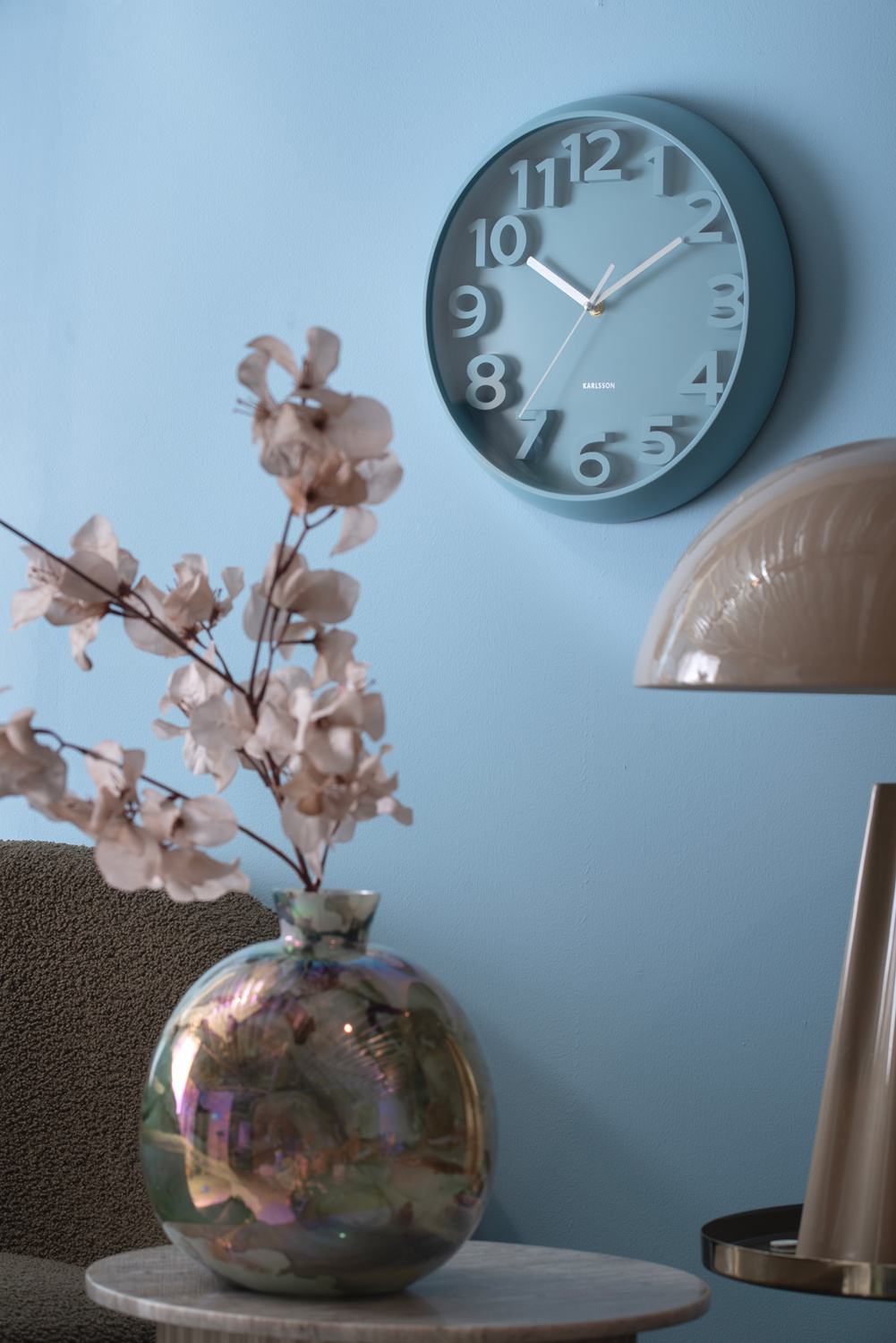 Karlsson - Wandklok Elevated Classic Numbers - Mistige blauw- Ø33,5cm