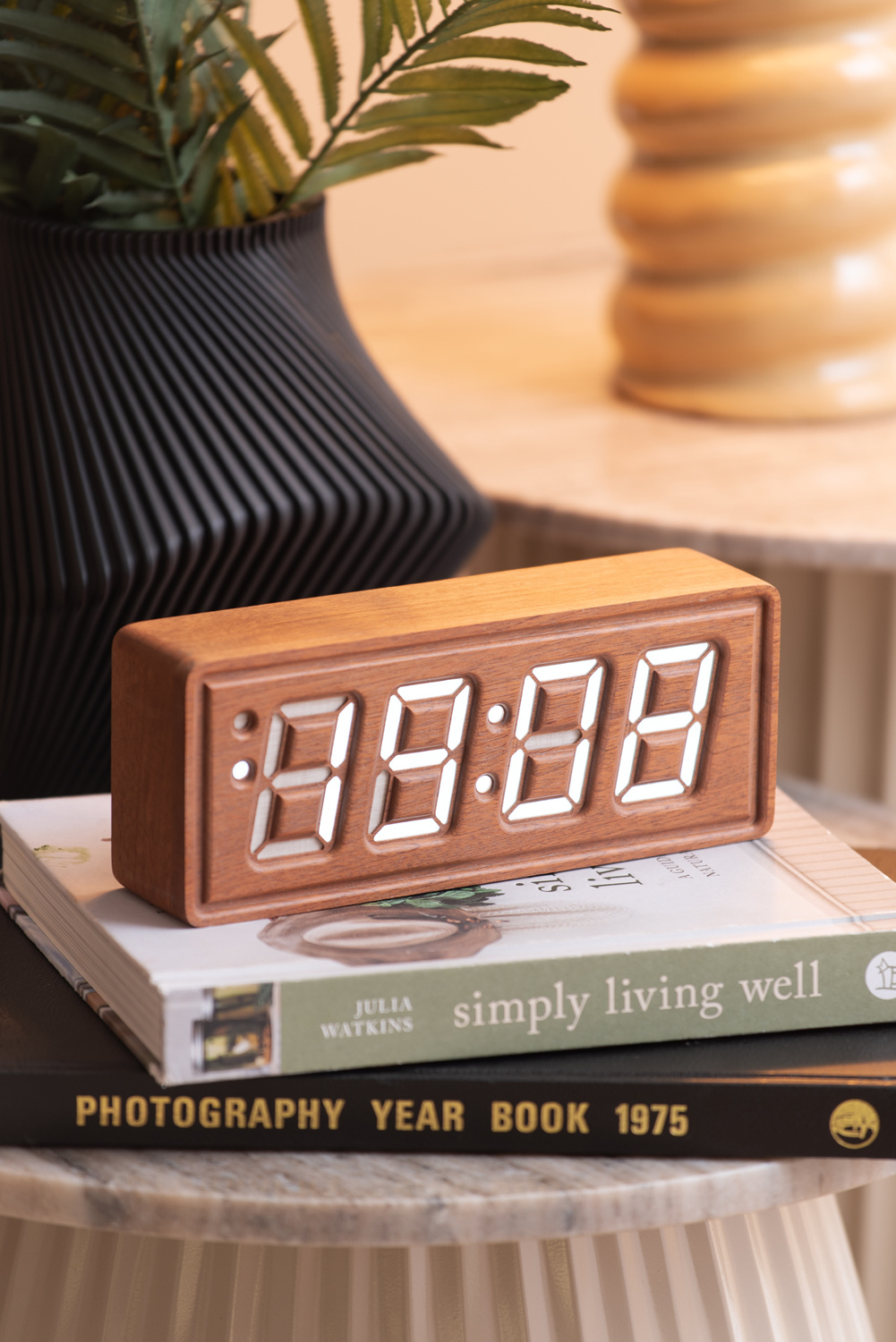 Karlsson - Wekker Solid Wood Engraved - Donker hout