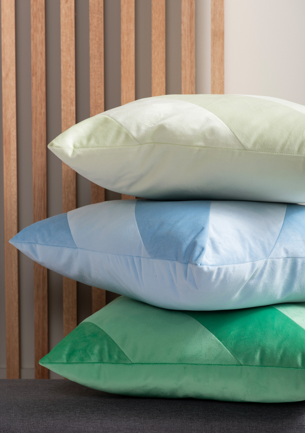 Present Time - Sierkussen Tono Vierkant - Heldergroen