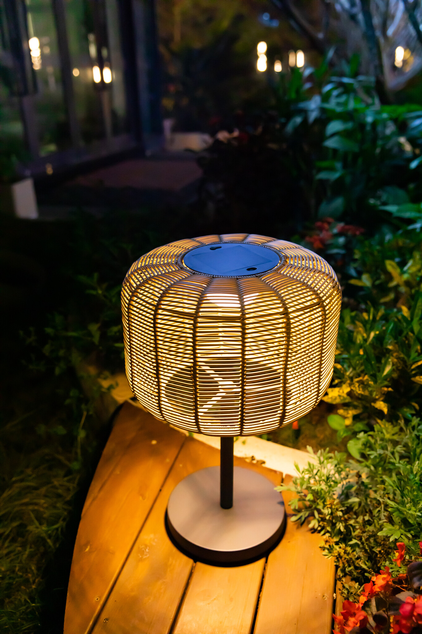 ZOMER-Sens-Line - Nina Tuinlamp - Solar - Ø35cm - Rotan