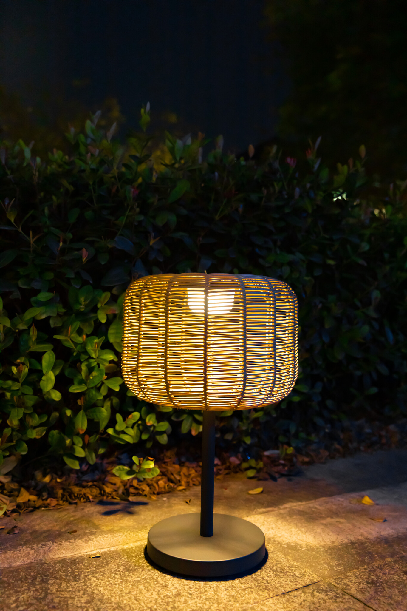 ZOMER-Sens-Line - Nina Tuinlamp - Solar - Ø35cm - Rotan